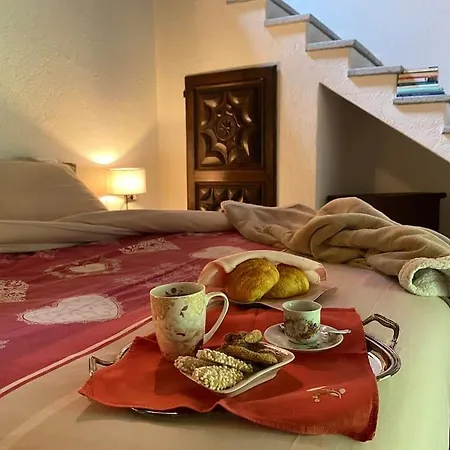 Alpehytte Relais - Fiore Di Bosco - Mont Blanc - Italia *