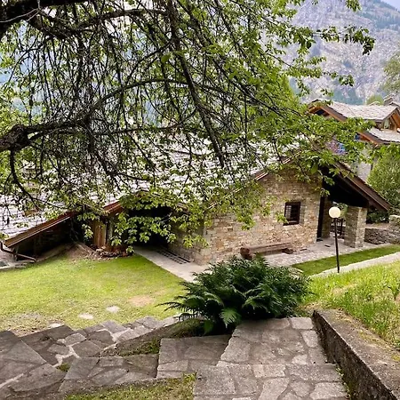 Alpehytte Relais - Fiore Di Bosco - Mont Blanc - Italia *
